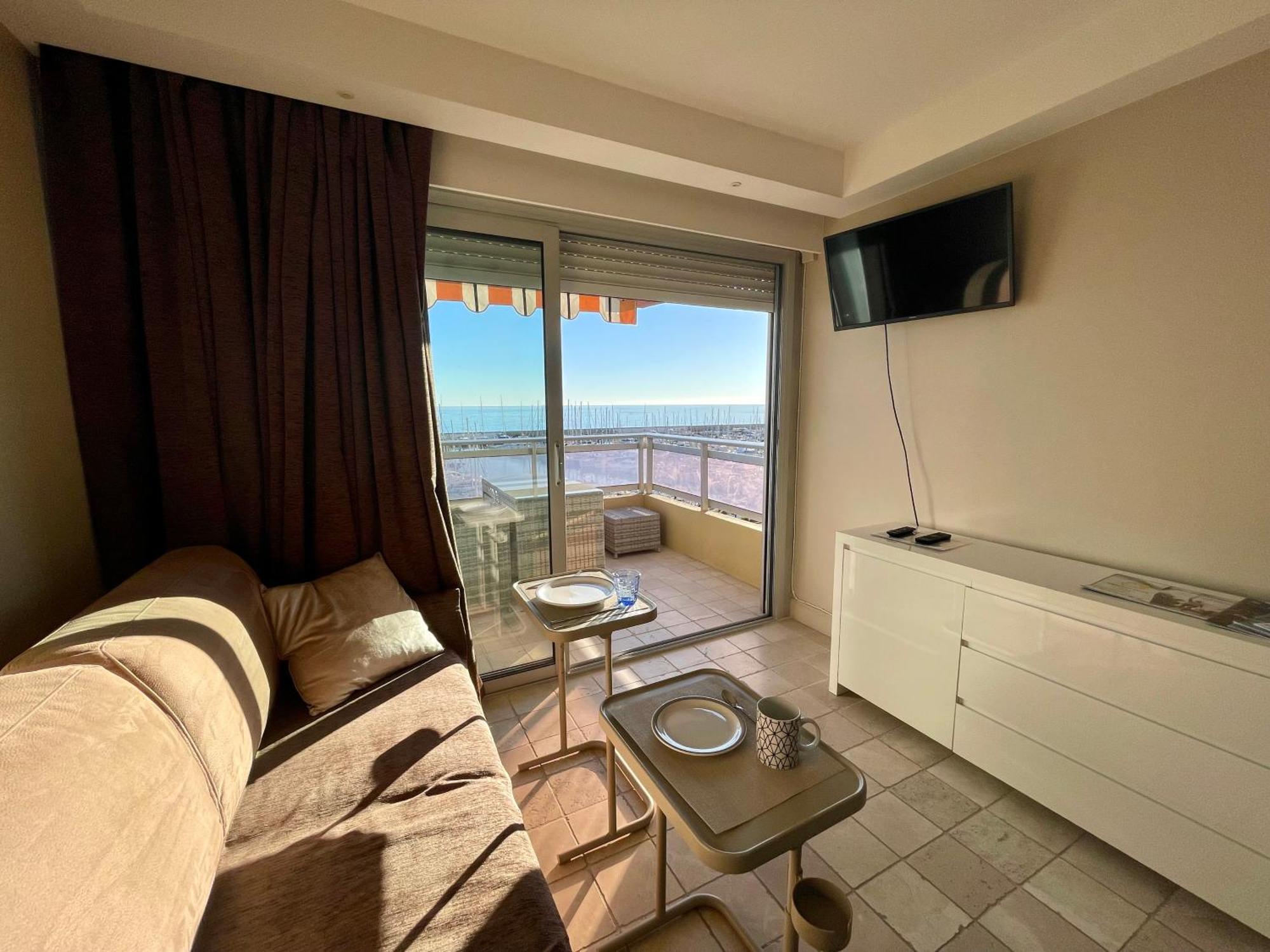 Superbe Appartement En Bord De Mer, Pres Du Centre Et Des Plages Menton Exterior photo