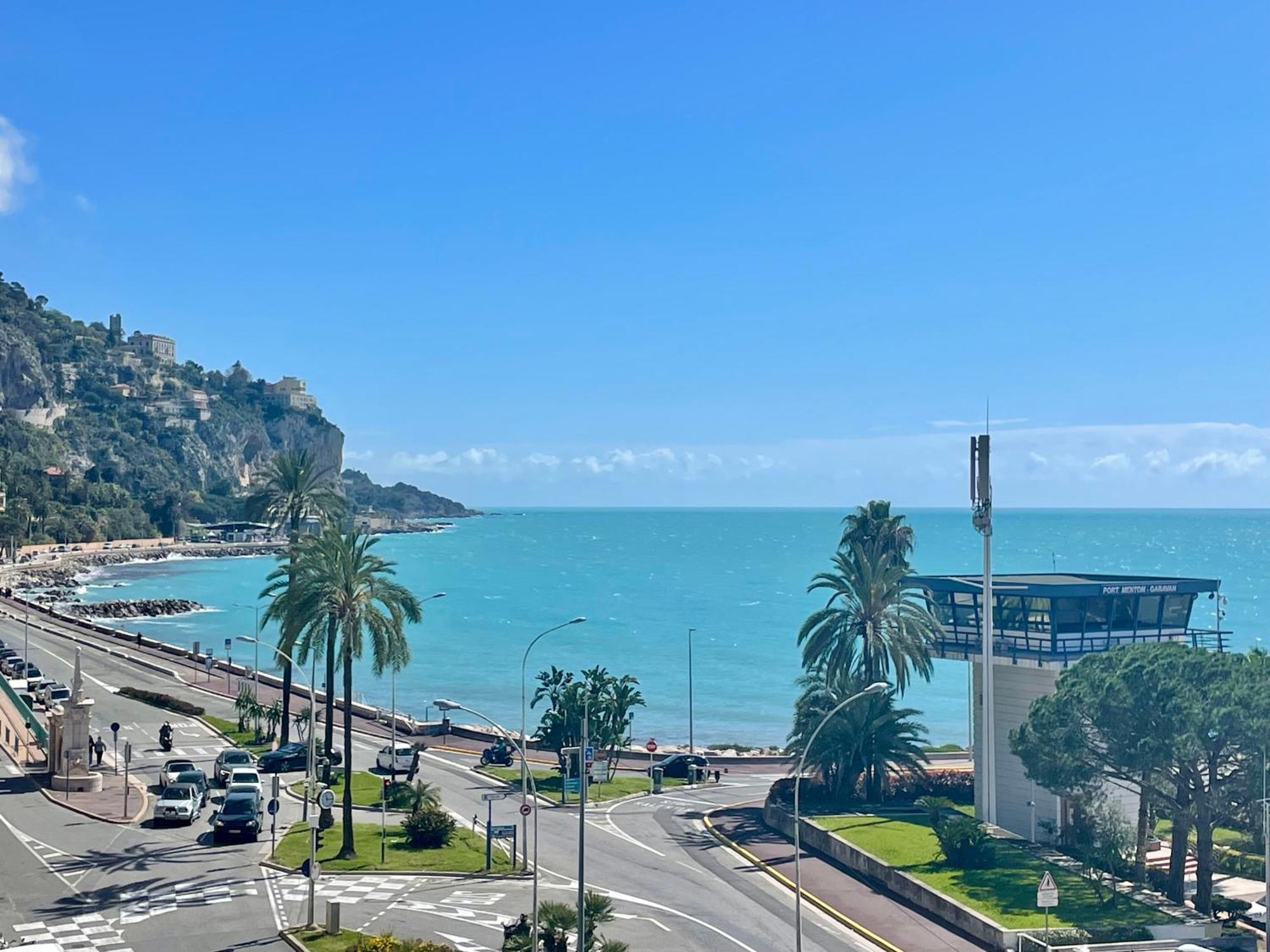 Superbe Appartement En Bord De Mer, Pres Du Centre Et Des Plages Menton Exterior photo