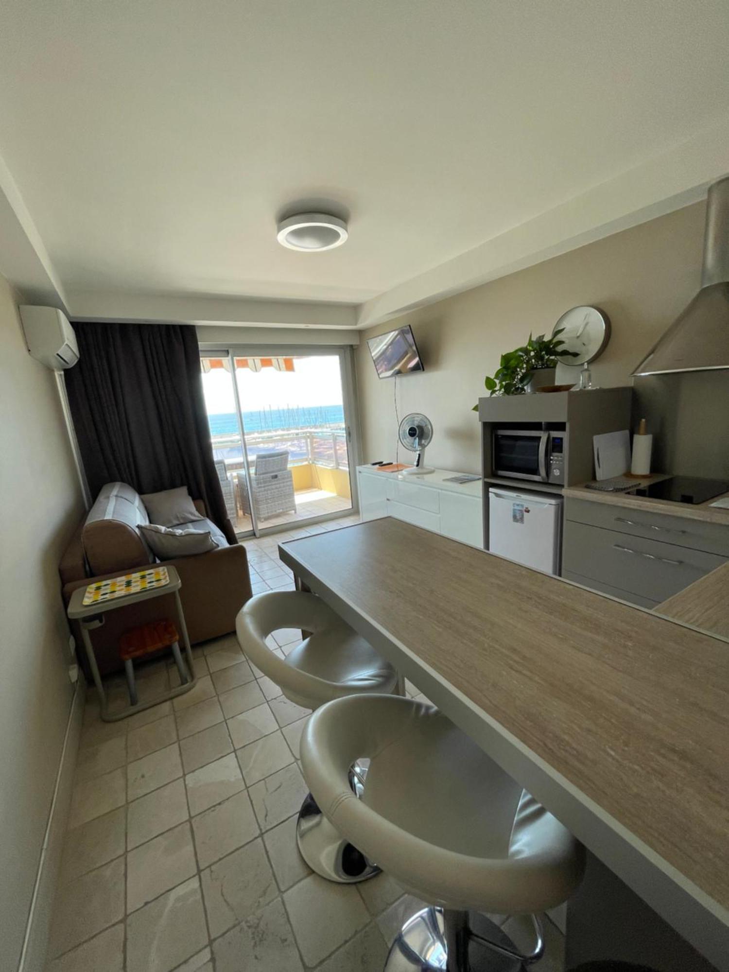 Superbe Appartement En Bord De Mer, Pres Du Centre Et Des Plages Menton Exterior photo