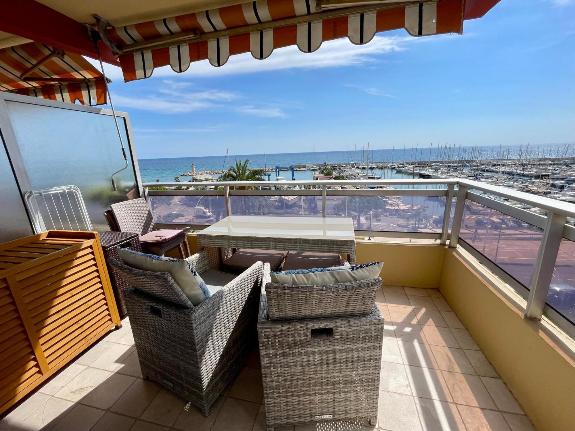 Superbe Appartement En Bord De Mer, Pres Du Centre Et Des Plages Menton Exterior photo