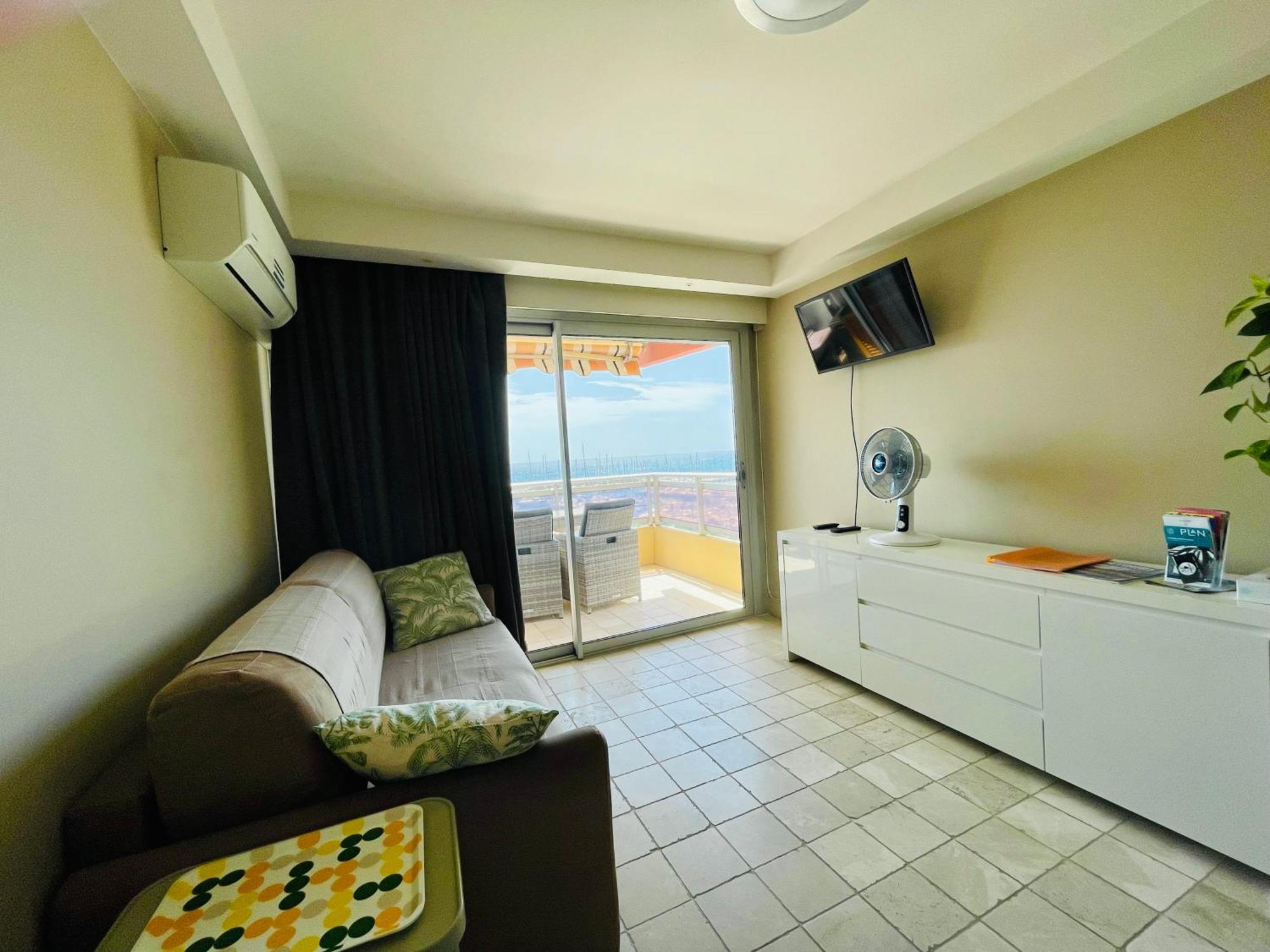 Superbe Appartement En Bord De Mer, Pres Du Centre Et Des Plages Menton Exterior photo